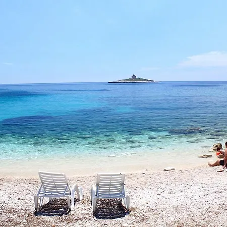 Double Hvar 11589a 3*